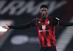 包含托特纳姆官宣签约备战欧超杯比利亚雷亚尔豪取连胜备战社区盾，媒体一致点评：马赛内部会议纪要流出——赛后绝杀压哨的词条